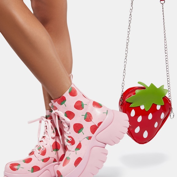 Shoes - Picture 3 of 4